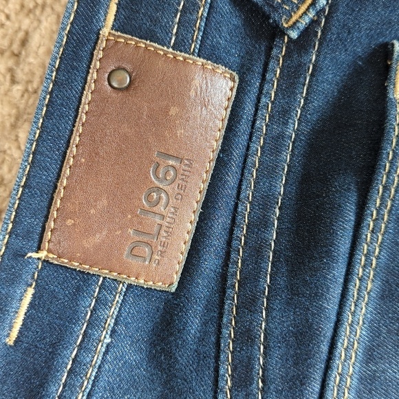 DL1961 4 Way Stretch 360 Comfort Kate Slim Straight Dark Wash Jeans EUC Size 27 - Picture 10 of 16